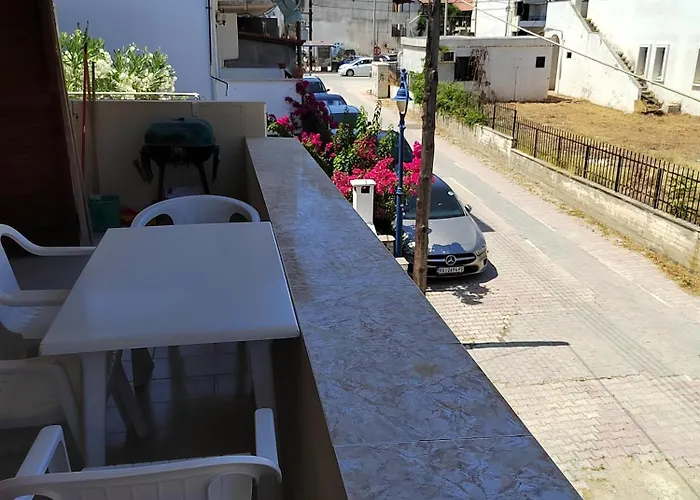 Golden Vacations At 2 * Pefkochori